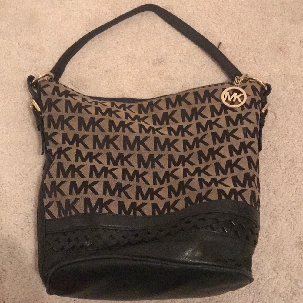 Authentic Michael Kors bucket purse